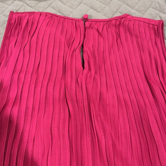 Banana Republic Elegant Berry Crystal Pleated Midi Dress/NWT/S - Picture 13 of 13